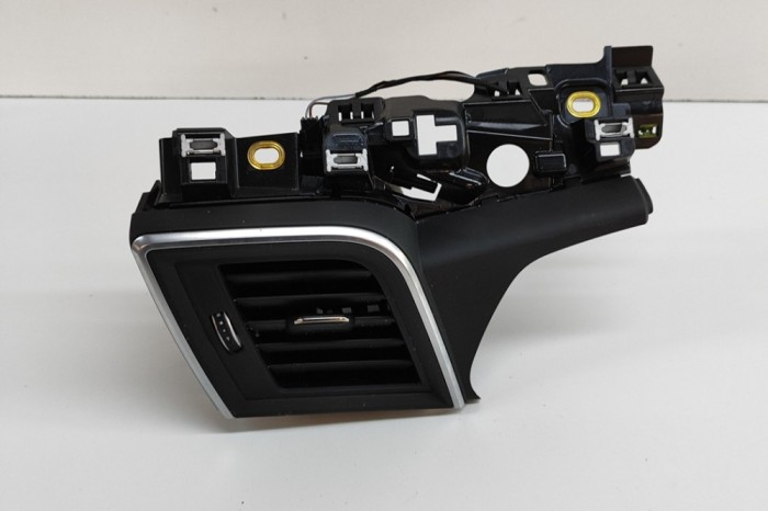 Gura de ventilație planșa de bord AUDI Q5 FY 2021 OEM: 80C820902 28595729