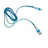 Cumpara ieftin Cablu plat cu conectori protejati USB 2.0 tata la microUSB tata, lungime 1 metru, albastru cu alb