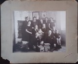 NI530 Marele filatelist Grigore Pascu cu soția și cei șapte fii și fiice, respectiv nepoți, 1924, studio Siegmund Packer, Iași