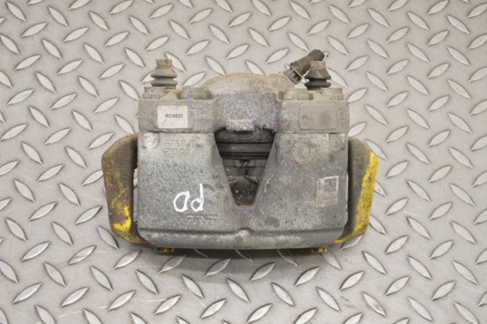 Etrier de fr&acirc;nă dreapta față AUDI A5 8T3 2007 OEM: P0753878 17783596