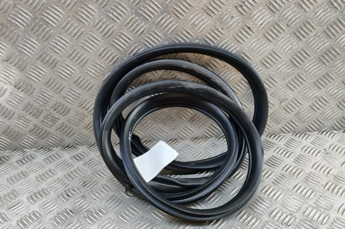 Garnitura ușă st&acirc;nga față MAZDA CX-30 DM 2023 OEM: DFR5-68-911A | 31566008
