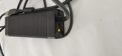 ALIMENTATOR XBOX 360 , MODEL Microsoft DPSN 186 CB -1A . foto