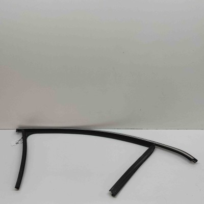 Bandou superior ușă dreapta față VW PASSAT Variant B7 365 2014 OEM: 3C4837432F 31047623 foto