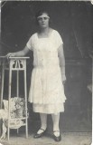 P2910N Femeie &icirc;n vestimentație de epocă, fotografie studio Franz Zahalka, Stajerlak