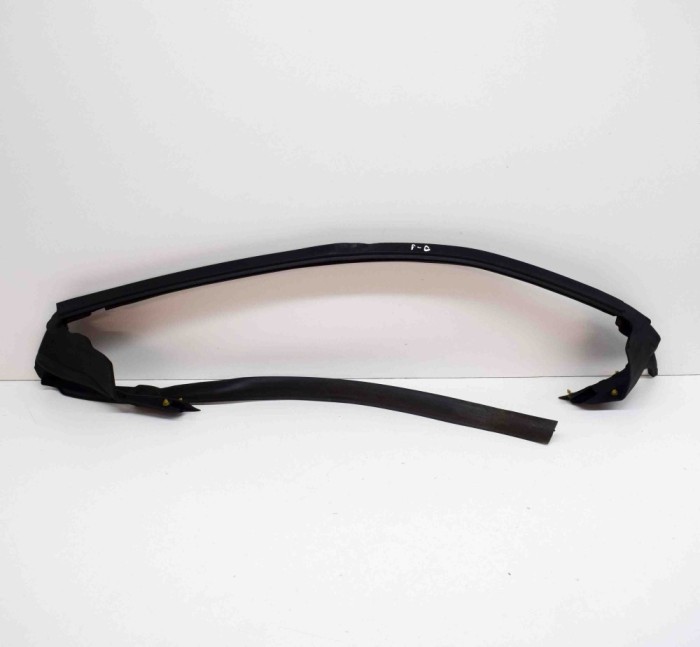 Garnitura de cauciuc ușă dreapta față TESLA MODEL X 2020 OEM: 1472045-00-A 13847568