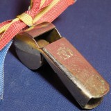 ARĂDEANCA - Fluier Rom&acirc;nesc - Arbitru de Fotbal - Făcut din Alamă Nichelată, Marcaj Clar