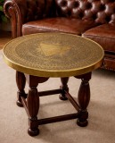 Superbă masa antica perioada anilor 1940.Stilul este o combinație &icirc;ntre Secesiunea Vieneză și Art Deco