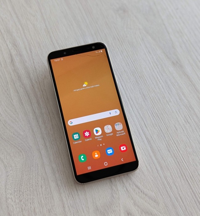 SAMSUNG J6 J600 32gb + Husa + Cablu Display 5.6&quot; Amoled 16mp Sticla fisurata