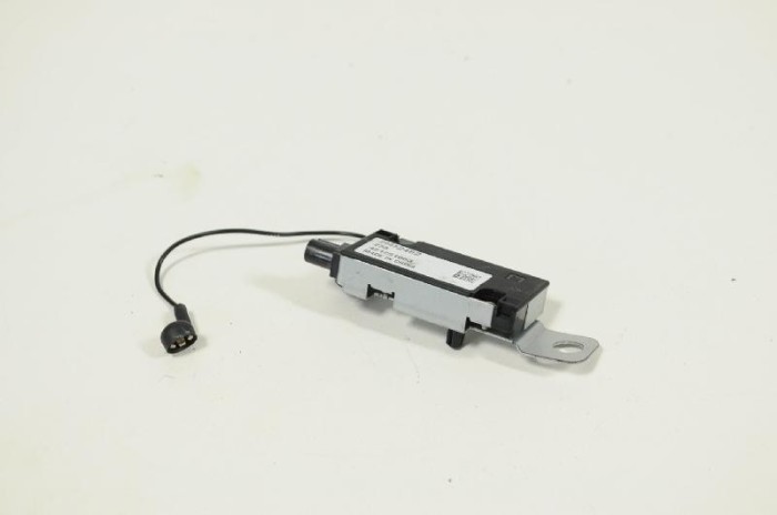 Amplificator de antena OPEL CASCADA W13 2013 OEM: 421251063 3222685