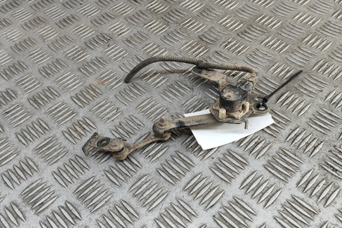 Senzor de nivel &icirc;nălțime st&acirc;nga spate TOYOTA HILUX VIII Pick-up _N1_ 2023 OEM: 89408-0K050,894080K050 | 31238866