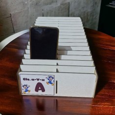Suport telefoane pentru salile de clasa