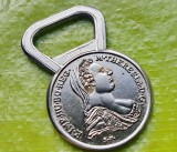 G135-Deschizator vechi vintage MARIA TEREZIA Austria 7/4,5 cm, metal cromat.
