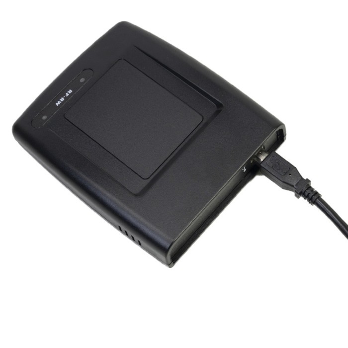 Aproape nou: Programator PNI FLH70 pentru carduri magnetice utilizate doar cu yalel