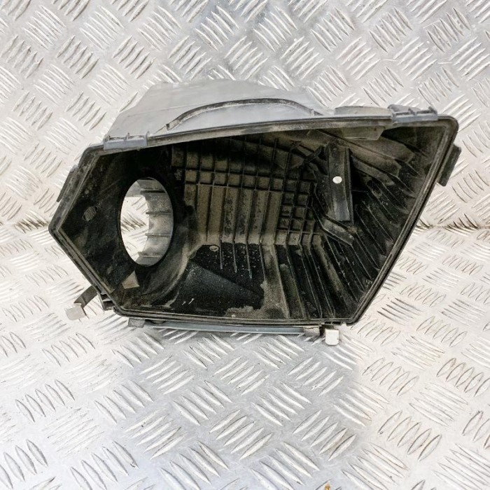 Carcasa filtru de aer (partea inferioară) AUDI A6 Avant 4F5, C6 2006 OEM: 4F0133835M,4F0000183A,LPM1446/3 10782028