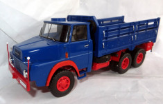 NEO Henschel HS3-14 basculanta 6X6 1970 1:43 foto