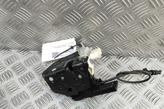 &Icirc;ncuietoare ușă st&acirc;nga față PORSCHE PANAMERA 970 2010 OEM: 8J1837015A 31048859