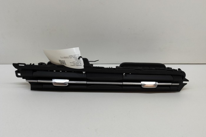 Gura de ventilație planșa de bord AUDI A3 Sportback 8YA 2023 OEM: 8Y2820951A 25684463