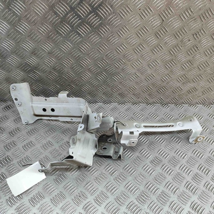 Suport aripa dreapta față AUDI Q7 4M 2016 OEM: 4M0821432,4M0821168A,4M0821132C,4M0821138B 32061362