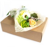 BUCHET DE FLORI DIN SĂPUN &quot;DE LA SUFLET PENTRU CORP&quot; PENTRU O BAIE DE VIS - NUANȚE VERZI