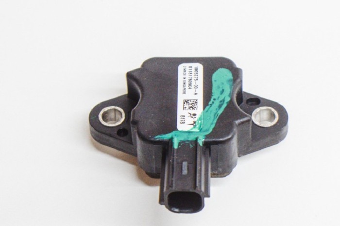 Senzor de impact st&acirc;nga față TESLA MODEL S 2018 OEM: 1005275-00-A 11497038