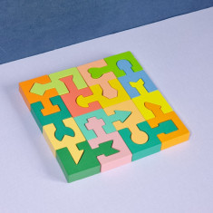 Puzzle 3D potrivire 16 forme geometrice colorate, 16X16X1.5cm, 3 ani +