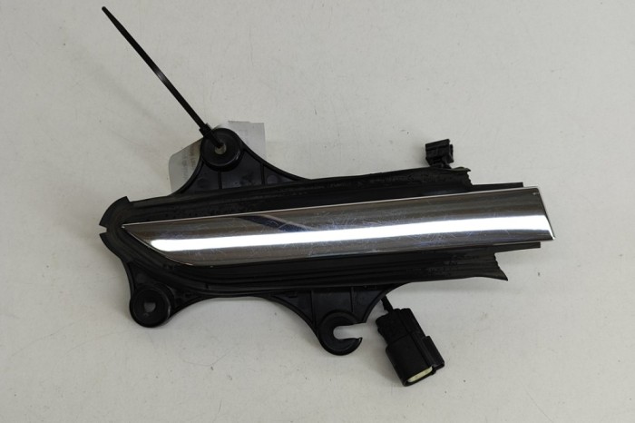 M&acirc;ner exterior ușă dreapta spate TESLA MODEL X 2017 OEM: 1045158-00-D | 25804636