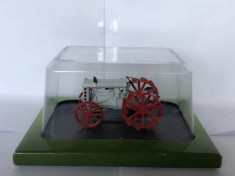 Tractor Fordson F-1917, Universal Hobbies 1:43 foto