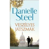 Vesz&eacute;lyes j&aacute;tszm&aacute;k - Danielle Steel