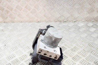 Pompa ABS TESLA MODEL 3 2020 OEM: 1044745-00-B,0265257793,1103541-00-A 16035566 foto