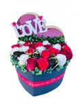 Aranjament floral cu 27 trandafiri in cutie inima (Multicolor), Eventissimi&reg;
