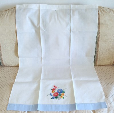Stergar Vintage din bumbac cu broderie manuala florala aplicata tip quilt foto