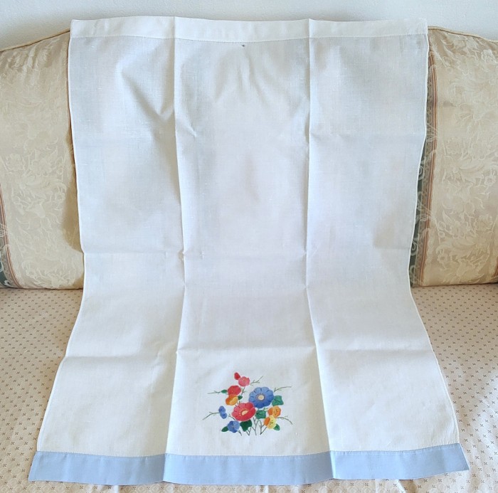 Stergar Vintage din bumbac cu broderie manuala florala aplicata tip quilt