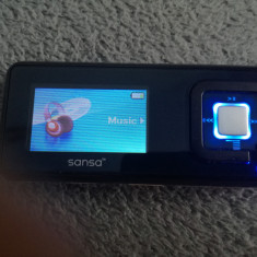 MP3 DE COLECTIE SANSA SANDISK C240 DE 2GB+CARD 2GB FUNCTIONAL.CITITI DESCRIEREA.