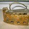 A693- Calcator mic metal bronzuit stare buna.