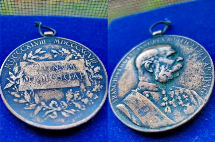 801-Medalie Franz Joseph Signum Memoriae al 50-lea jubileu Austro-Ungaria.