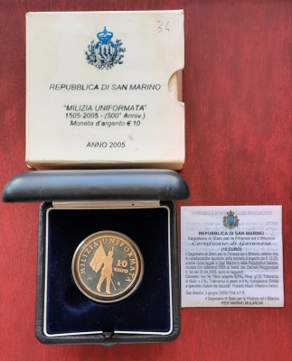 Moneda comemorativa - 10 Euro &amp;quot;Milizia Uniformata&amp;quot;, San Marino 2005 - G 4037 foto