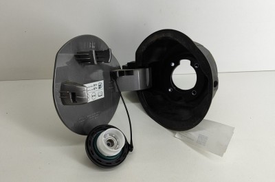 Capac rezervor combustibil HYUNDAI IONIQ AE 2022 OEM: 69510-G2000,69513-G2000 23879827 foto