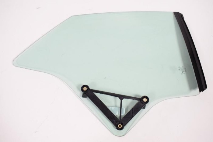 Geam lateral dreapta spate MERCEDES-BENZ E Coupe C238 2017 OEM: A2386705400 3213529