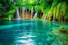 Fototapet de perete autoadeziv si lavabil Cascada52 Cascada din padurea verde, 200 x 150 cm foto
