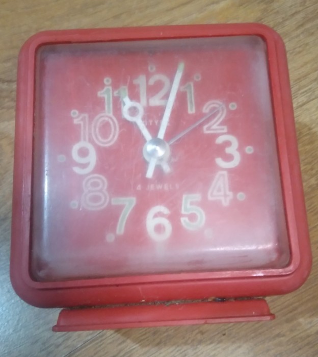 Ceas de masă plastic