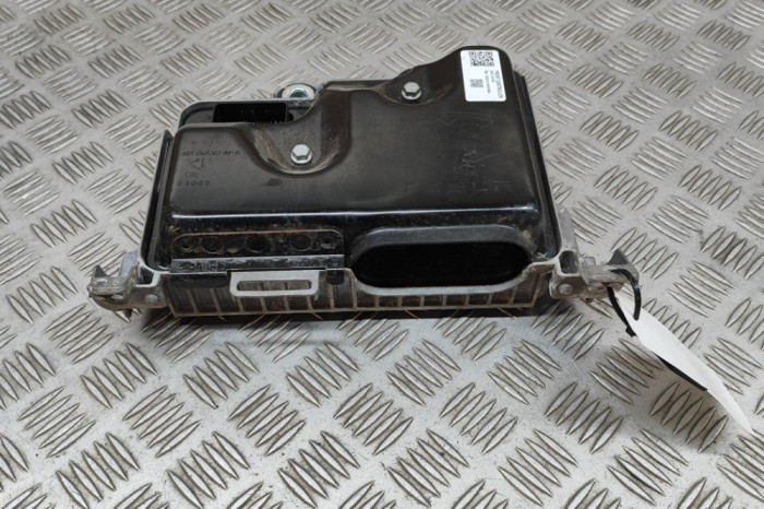 TESLA MODEL 3 2021 OEM: 1569303-00-A SKU: 28300045