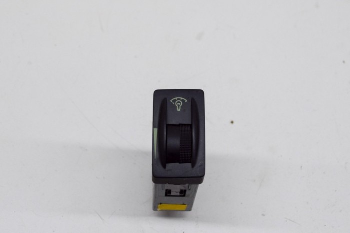 Comutator HYUNDAI SONATA V NF 2005 OEM: 751U90070-A 13957791