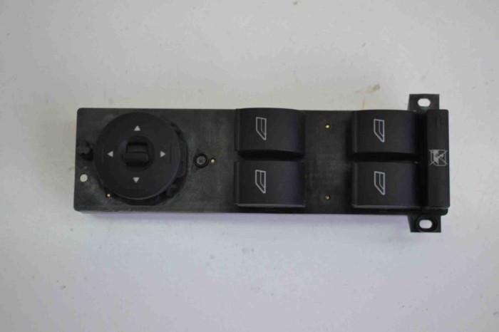 Buton geam ușă dreapta față FORD C-MAX DM2 2006 OEM: 3M5T148132AF 1487443