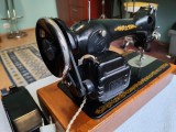 Masina de cusut tip SINGER electrica