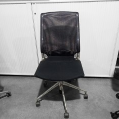 Scaun ergonomic marca Vitra, spatar mesh negru - second hand foto