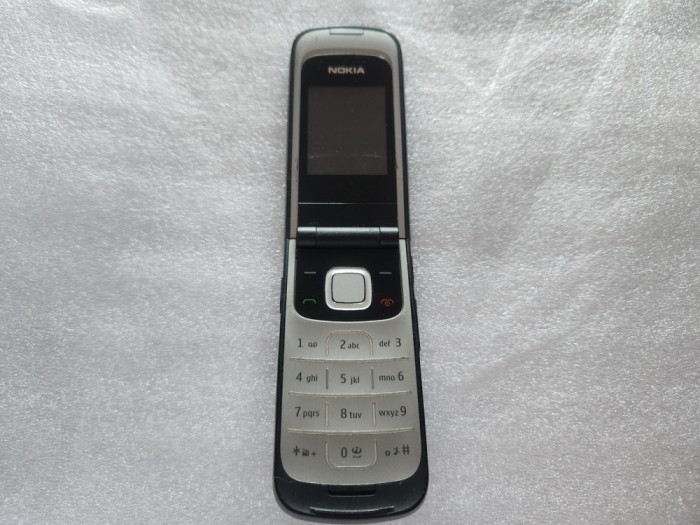 Carcasa pentru Nokia 2720 completa folosita