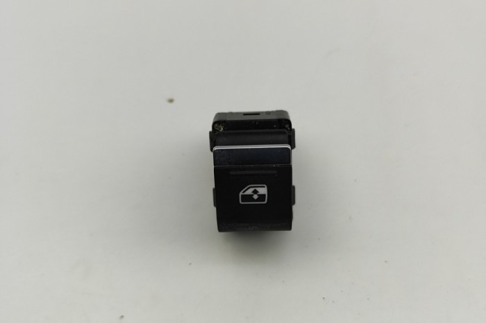 Buton geam ușă dreapta spate AUDI Q3 F3 2018 OEM: 4K0959855 30372827