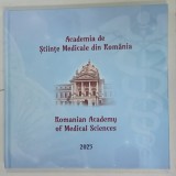 ACADEMIA DE STIINTE MEDICALE DIN ROMANIA , 1935 -2025 , ALBUM FILATELIC ANIVERSAR , TEXT IN ROMANA SI ENGLEZA , APARUT 2025 , LIPSA TIMBRE !
