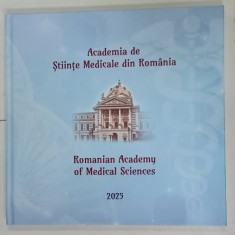 ACADEMIA DE STIINTE MEDICALE DIN ROMANIA , 1935 -2025 , ALBUM FILATELIC ANIVERSAR , TEXT IN ROMANA SI ENGLEZA , APARUT 2025 , LIPSA TIMBRE !