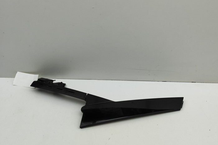Ornament vertical ușă st&acirc;nga spate PORSCHE MACAN DKN 2021 OEM: 95B853589F | 31538260